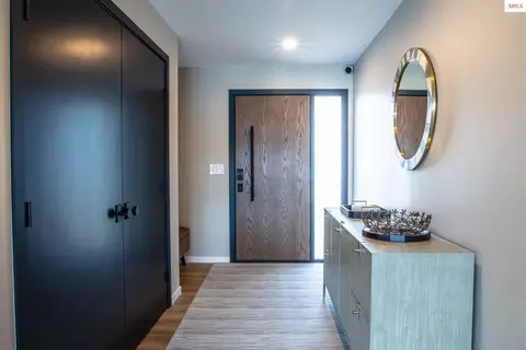 Entry Way - 475 Campbell Point Rd, Laclede, ID 83841 photo 1 of 1