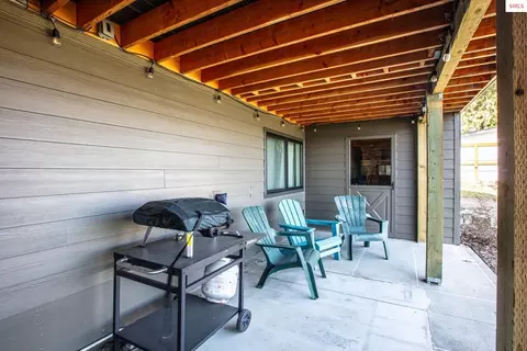 Exterior - 475 Campbell Point Rd, Laclede, ID 83841 photo 8 of 13