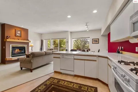 Kitchen - 87 Cornice Ct Unit #204, Sandpoint, ID 83864 photo 2 of 3