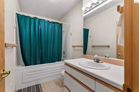 Bath - 87 Cornice Ct Unit #204, Sandpoint, ID 83864 photo 1 of 1