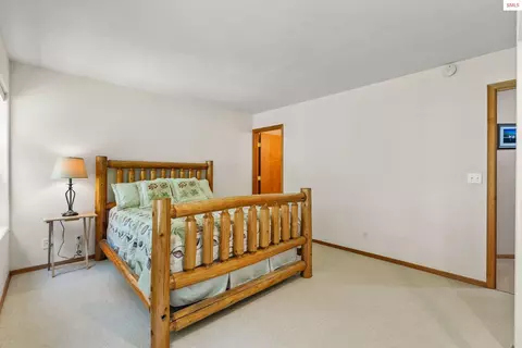 Bedroom - 87 Cornice Ct Unit #204, Sandpoint, ID 83864 photo 2 of 5