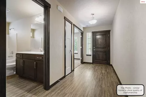 Entry Way - 2 Us 2 # s, Oldtown, ID 83822 photo 1 of 2