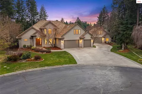 1268 E Woodstone Ct, Hayden, ID 83835