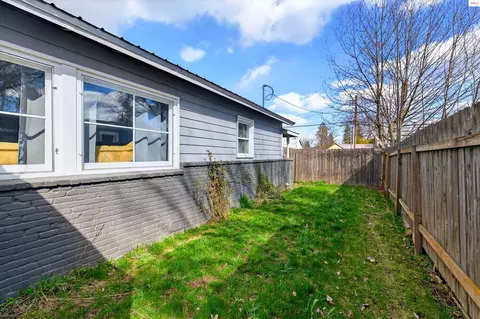 Exterior - 403 Olive Ave, Sandpoint, ID 83864 photo 6 of 7