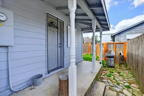 Exterior - 403 Olive Ave, Sandpoint, ID 83864 photo 3 of 7