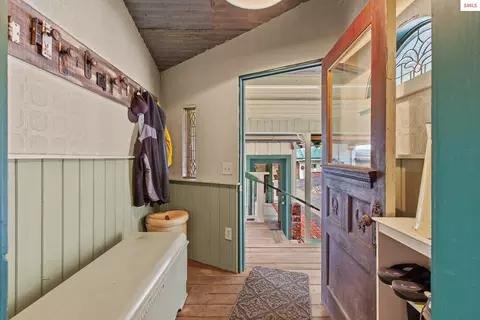 Entry Way - 3467 E Sunset Dr, Harrison, ID 83833 photo 1 of 1