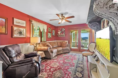Living - 3467 E Sunset Dr, Harrison, ID 83833 photo 1 of 2