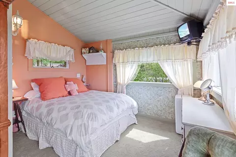 Bedroom - 3467 E Sunset Dr, Harrison, ID 83833 photo 5 of 5