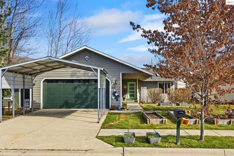 1610 Hemlock Ct, Sandpoint, ID 83864