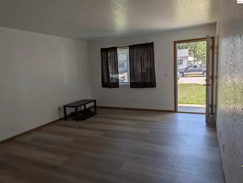 Living - 901903 Hickory Glen Ave, Sandpoint, ID 83864 photo 1 of 2