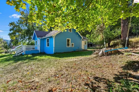 7492 Mohawk St, Bonners Ferry, ID 83805