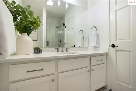 Bath - 232 Pomrankey Ln, Sandpoint, ID 83869 photo 3 of 3