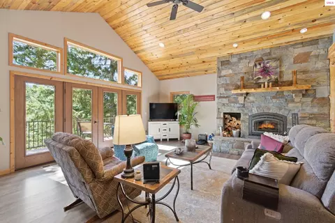 1029 Sun Valley Dr, Careywood, ID 83809