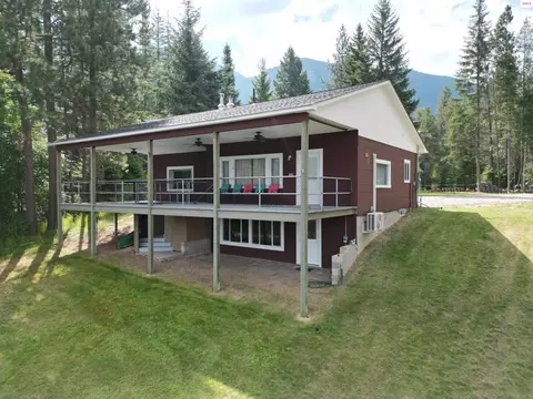 153 Savage Ln, Troy, MT 59935