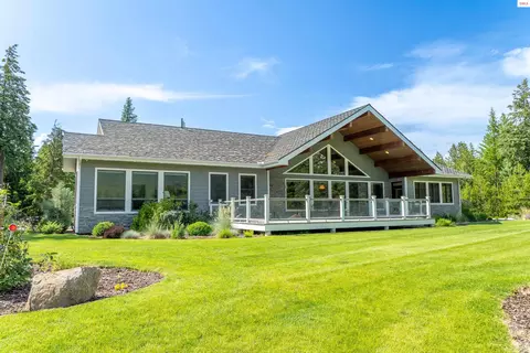 893 Pinnacle Cir, Bonners Ferry, ID 83805