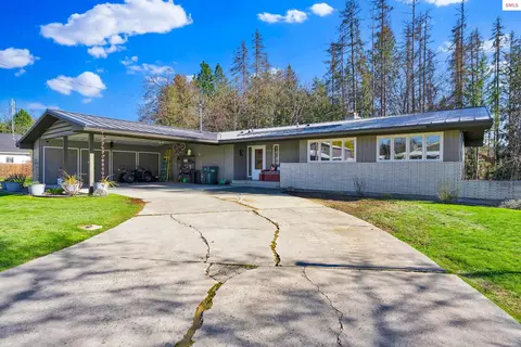 6618 Clara St, Bonners Ferry, ID 83805