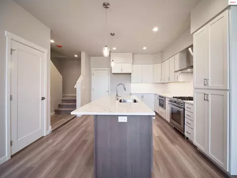 Kitchen - 1048 E 4th Ave, Post Falls, ID 83854 photo 2 of 5