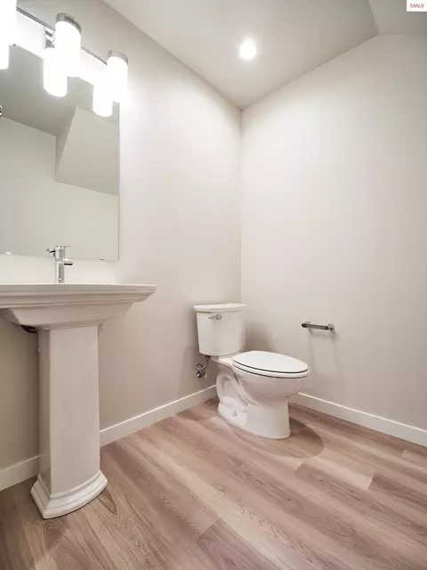 Bath - 1048 E 4th Ave, Post Falls, ID 83854 photo 1 of 4