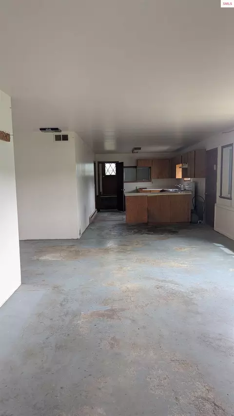 Living - 509 Doris, Oldtown, ID 83822 photo 1 of 2