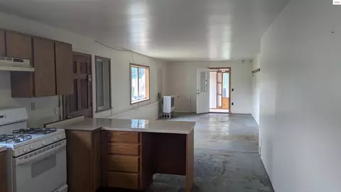 Living - 509 Doris, Oldtown, ID 83822 photo 2 of 2