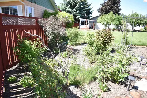 Nna Walnut, Sandpoint, ID 83864 photo 3