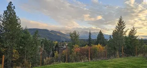 43 Connie Pl, Moyie Springs, ID 83845
