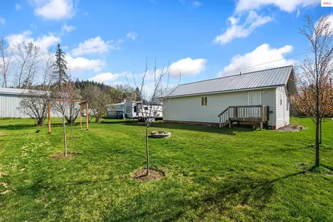 Exterior - 302 Mill Rd, Dover, ID 83825 photo 5 of 7