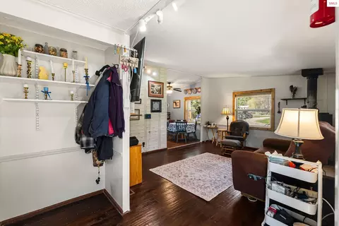 Entry Way - 3464 Upper Pack River Rd, Sandpoint, ID 83864 photo 1 of 2