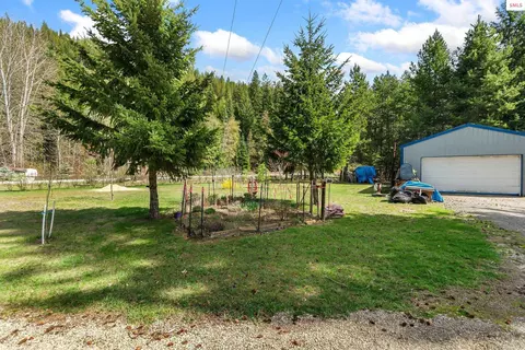 Exterior - 3464 Upper Pack River Rd, Sandpoint, ID 83864 photo 7 of 16