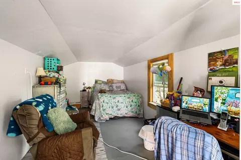 Bedroom - 3464 Upper Pack River Rd, Sandpoint, ID 83864 photo 4 of 5