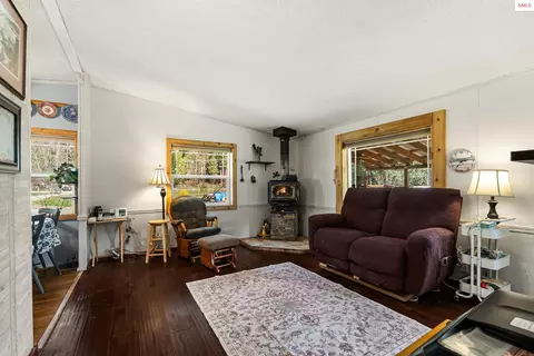 Living - 3464 Upper Pack River Rd, Sandpoint, ID 83864 photo 1 of 2