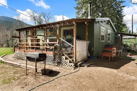 Exterior - 3464 Upper Pack River Rd, Sandpoint, ID 83864 photo 8 of 16