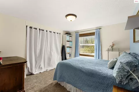 Bedroom - 3464 Upper Pack River Rd, Sandpoint, ID 83864 photo 1 of 5