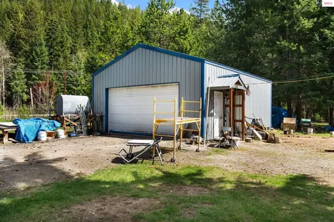 Exterior - 3464 Upper Pack River Rd, Sandpoint, ID 83864 photo 6 of 16