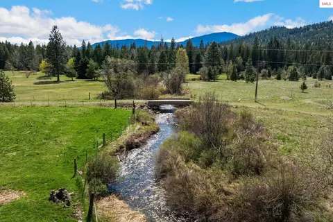 2359 E Spring Creek Rd, Clark Fork, ID 83811
