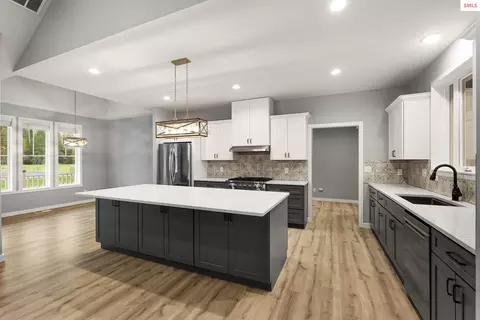 Kitchen - 51 Pumphouse Ln, Sagle, ID 83860 photo 2 of 6