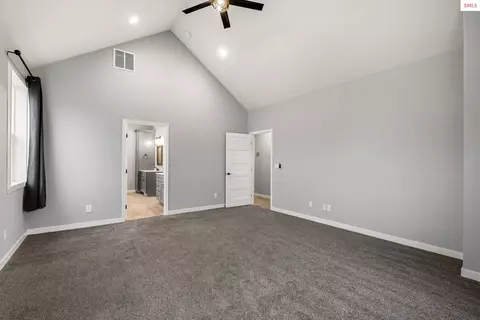 Bedroom - 51 Pumphouse Ln, Sagle, ID 83860 photo 2 of 5
