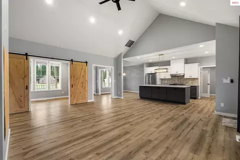 Living - 51 Pumphouse Ln, Sagle, ID 83860 photo 1 of 6