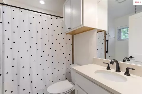 Bath - 199 Pomrankey Ln, Dover, ID 83825 photo 1 of 1