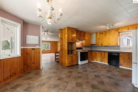 Kitchen - 1206 Meadowood Rd, Sandpoint, ID 83864 photo 1 of 3