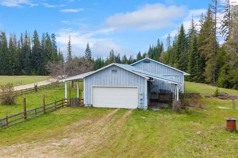 Exterior - 1206 Meadowood Rd, Sandpoint, ID 83864 photo 1 of 10