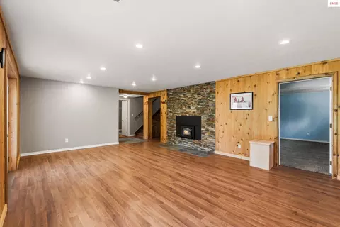 Living - 1206 Meadowood Rd, Sandpoint, ID 83864 photo 5 of 6