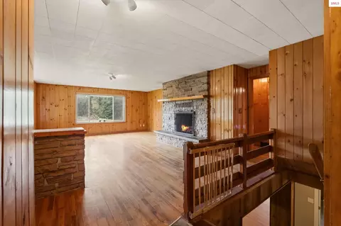 Living - 1206 Meadowood Rd, Sandpoint, ID 83864 photo 4 of 6