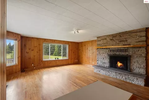 Living - 1206 Meadowood Rd, Sandpoint, ID 83864 photo 1 of 6