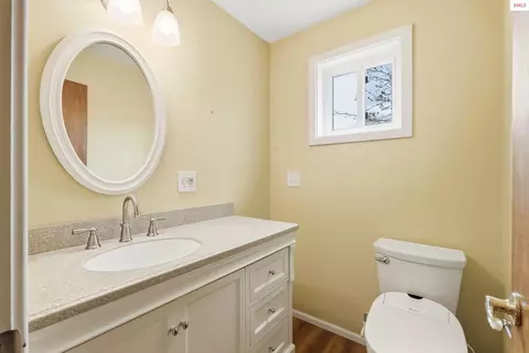Bath - 1206 Meadowood Rd, Sandpoint, ID 83864 photo 2 of 4