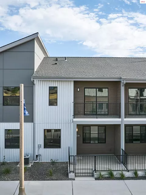 1008 E 4th Ave, Post Falls, ID 83854
