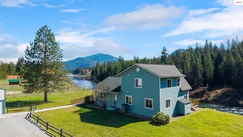 500 El Rio Dr, Priest River, ID 83856