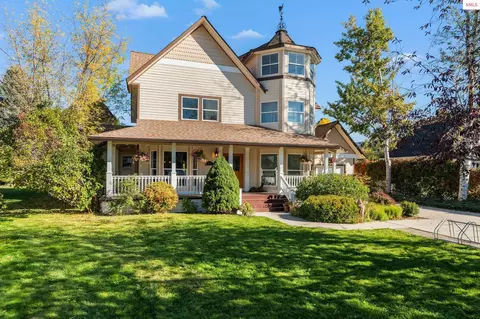 1406 Jr Ct, Sandpoint, ID 83864