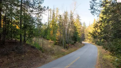 9816 Bottle Bay Rd, Sagle, ID 83860