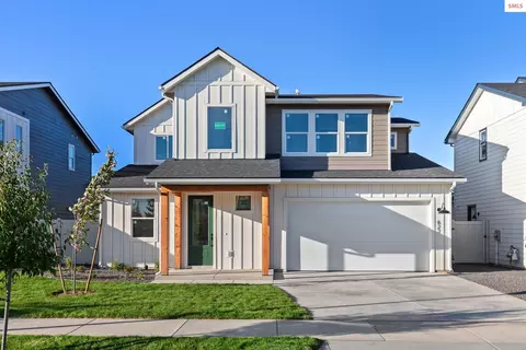 627 Moscow St, Sandpoint, ID 83864